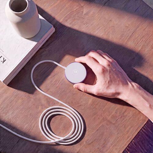Motorola представила беспроводную зарядку moto snap wireless charger на 25 Вт